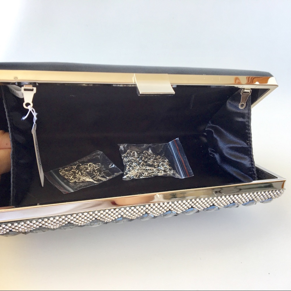 Fab night out! Crystal embellished evening clutch. - Picture 3 of 4
