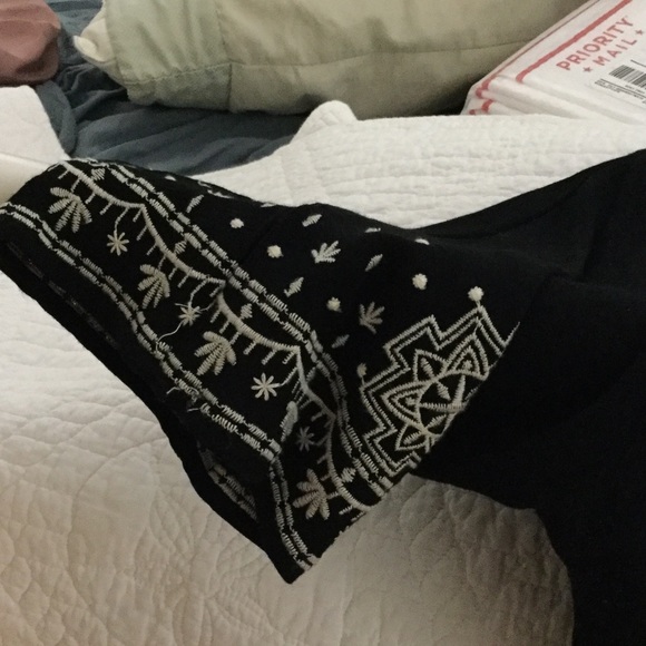 Pretty Boho looking shrug - Picture 5 of 5