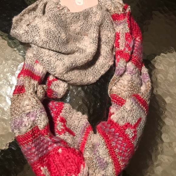 Juicy Couture Loop Scarf - Picture 3 of 3