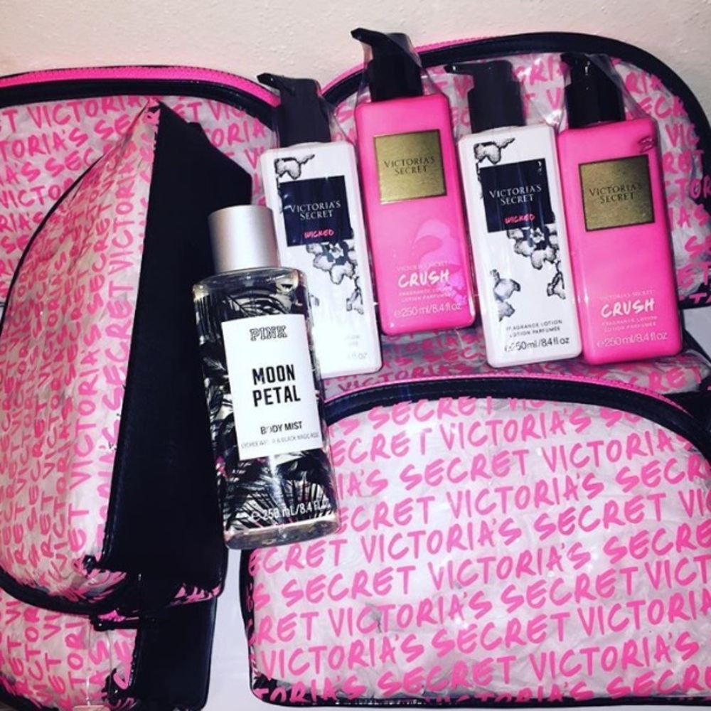 VS cosmetic bag