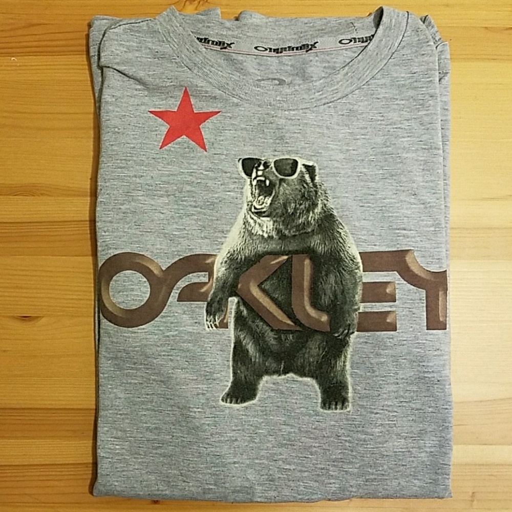 Men's Oakley shirt
