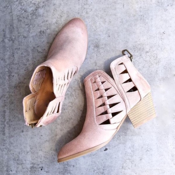 ‼️LAST PAIR‼️Blush Cut-out Booties - Picture 2 of 5