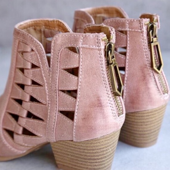 ‼️LAST PAIR‼️Blush Cut-out Booties - Picture 3 of 5