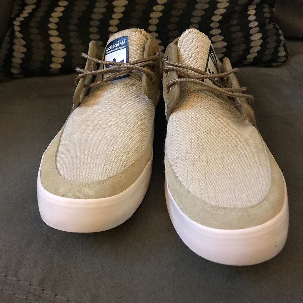Adidas casual shoes