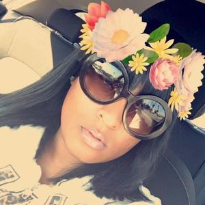 Meet your Posher, Jamesee