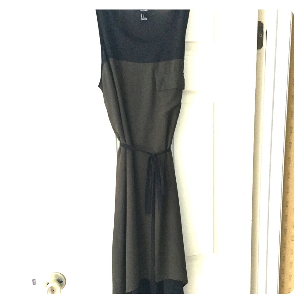 Trendy hunter green dress!