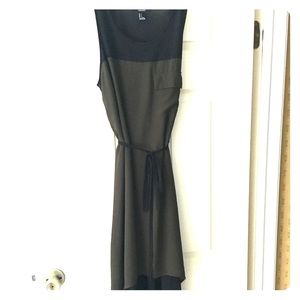 Trendy hunter green dress!