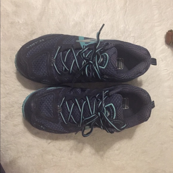 Brooks Shoes - Brooks: cascadia women's size 9