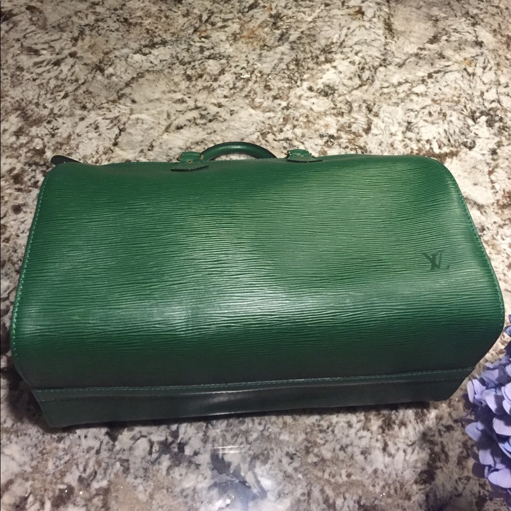 Epi 35, green leather.  Excellent condition - Picture 5 of 8