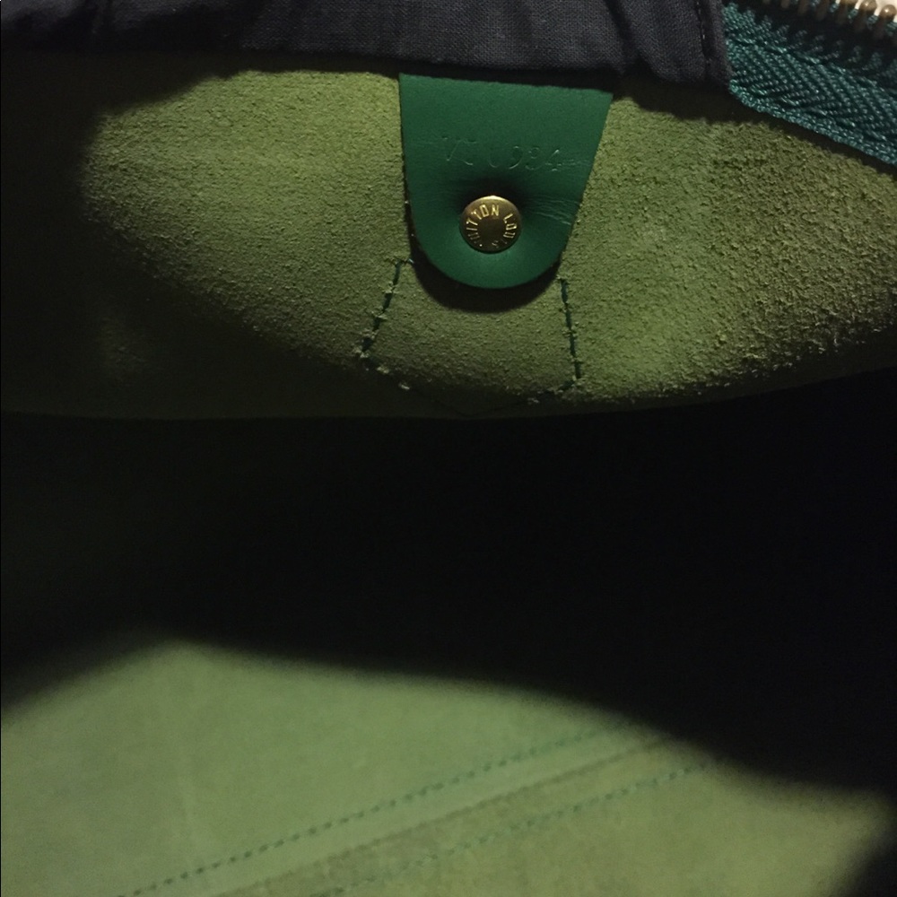 Epi 35, green leather.  Excellent condition - Picture 6 of 8