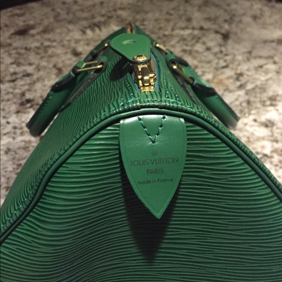 Epi 35, green leather.  Excellent condition - Picture 2 of 8