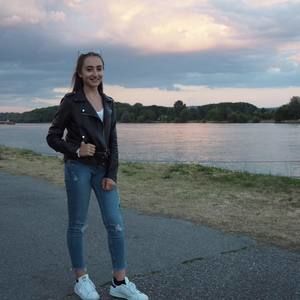 Meet your Posher, Lauren