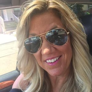 Meet your Posher, Nikki