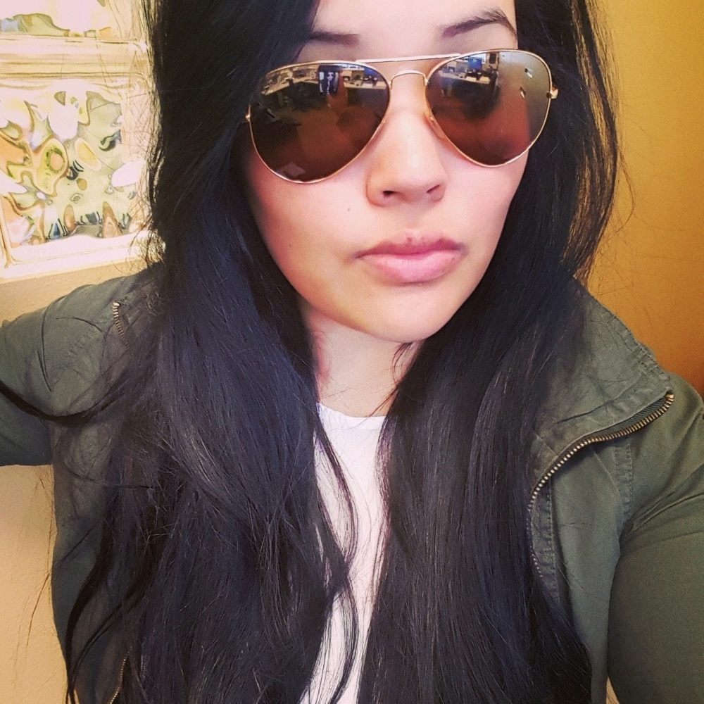 Meet your Posher, Andrea