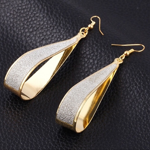 Hoop Earrings - Picture 3 of 4