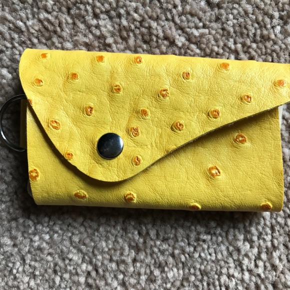 Key Chain Yellow 6 Keys Holder Synthetic Leather - Picture 3 of 8