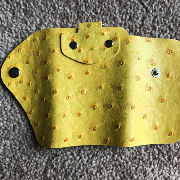 Key Chain Yellow 6 Keys Holder Synthetic Leather - Picture 7 of 8