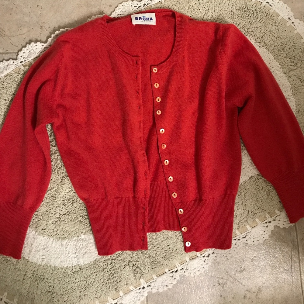 Brora Raspberry Cashmere Cardi!🍁