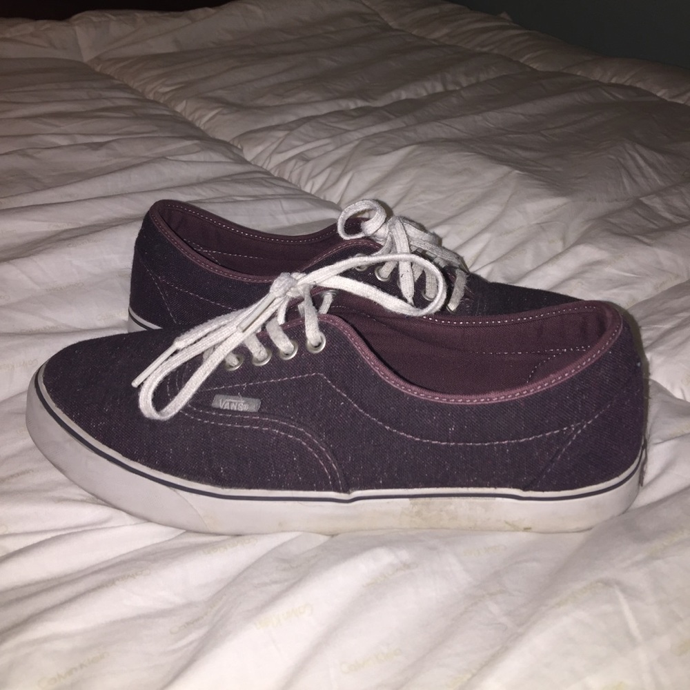 Vans : men: 9, women: 10.5...purple w/ gray specks