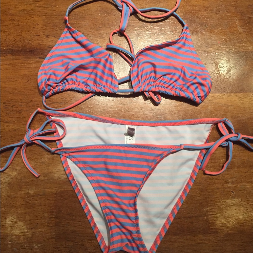 Womans xsmall Solid &Striped bikini