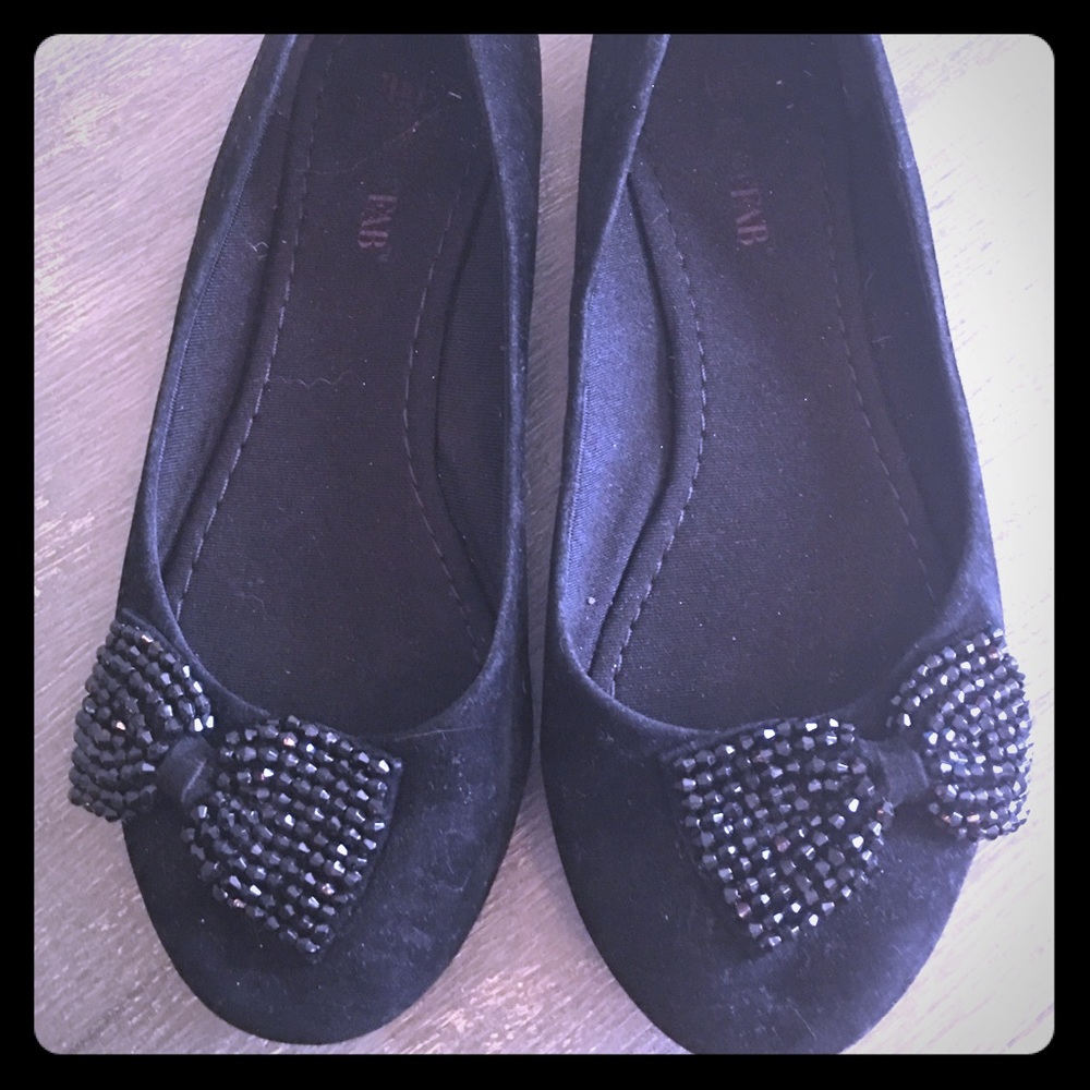 Black flats with cute beaded bow!