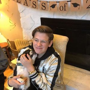 Meet your Posher, Max