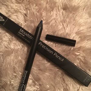 Younique Precision Eyeliner pencil in Polar!