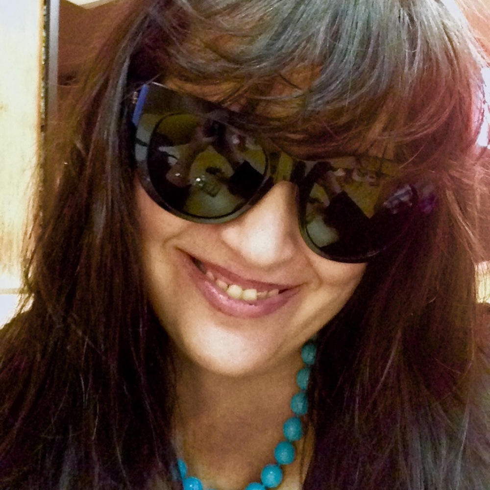 👩🏻🙋🏻 Your Incognito Posher...