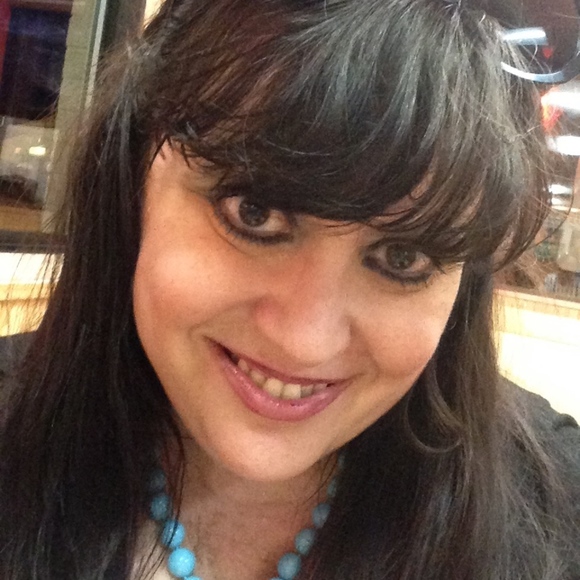 👩🏻🙋🏻 Your Incognito Posher... - Picture 2 of 2