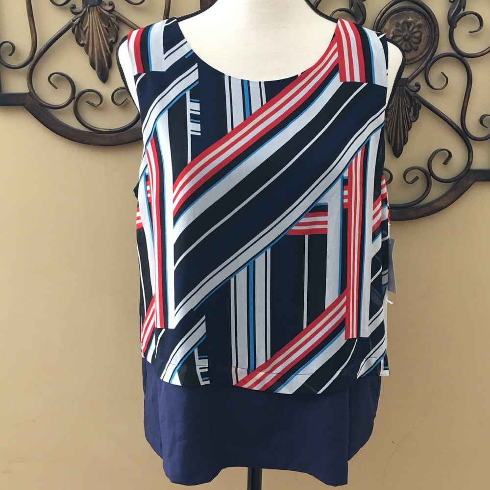 NWT 1.State two layer sleeves Top L