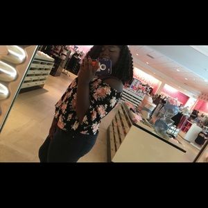 Meet your Posher, Adrianna