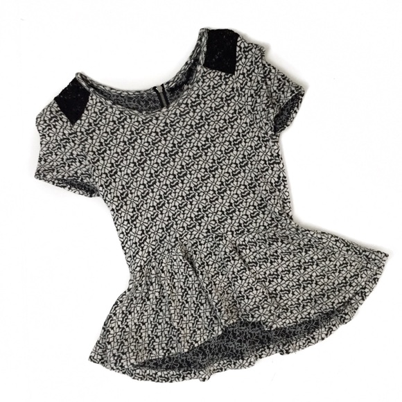 Anthropologie Tops - anthropologie • knitted & knotted peplum top