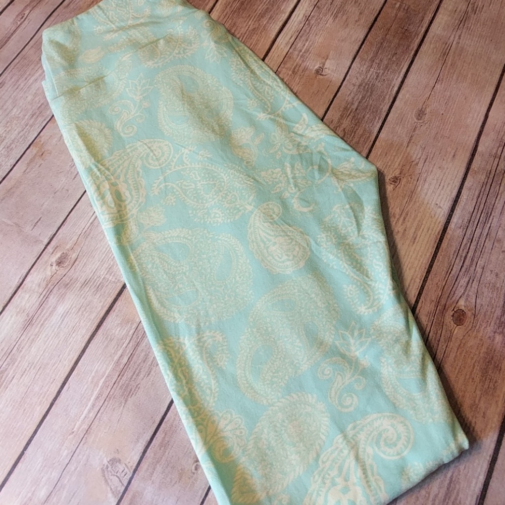 One Size LLR Paisley Leggings