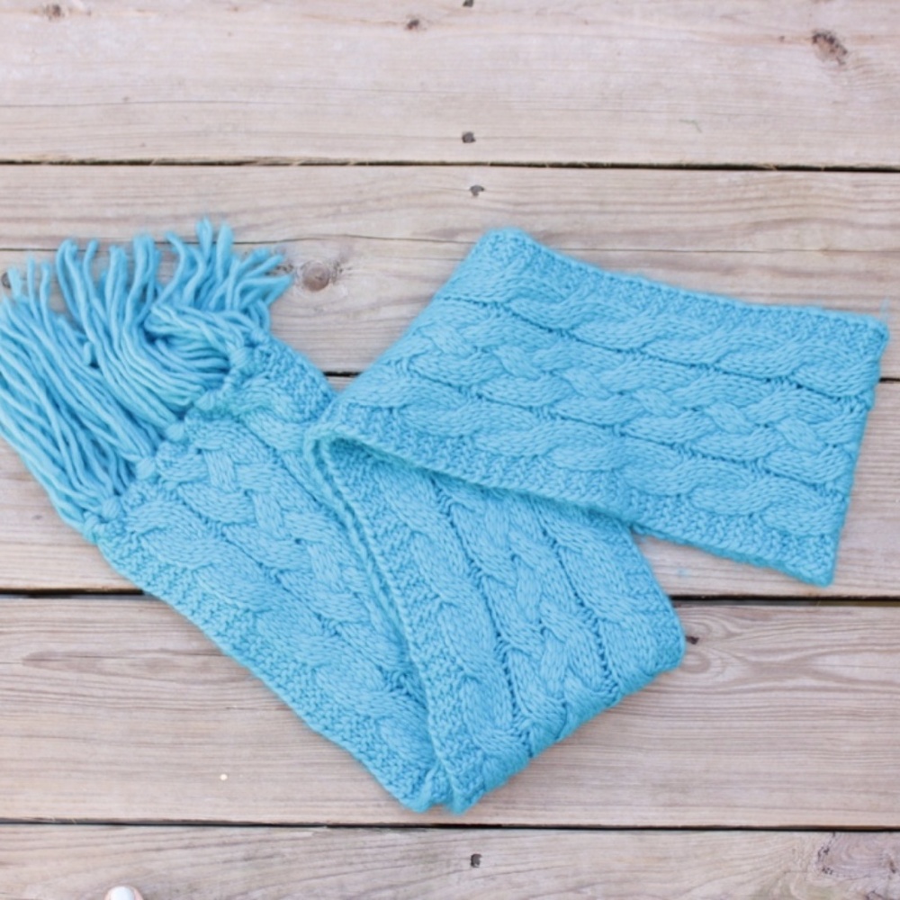 Delia's scarf