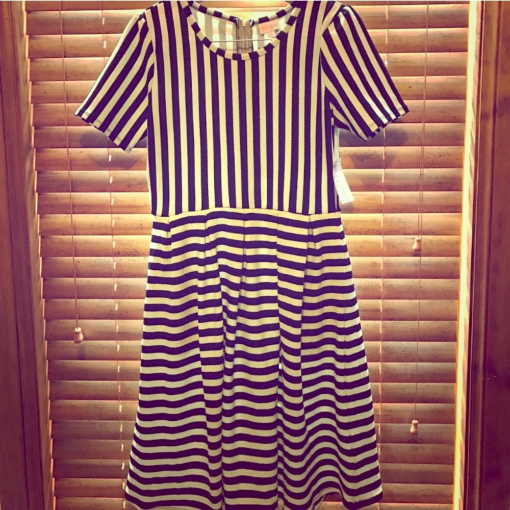 Lularoe black and ivory striped Amelia L