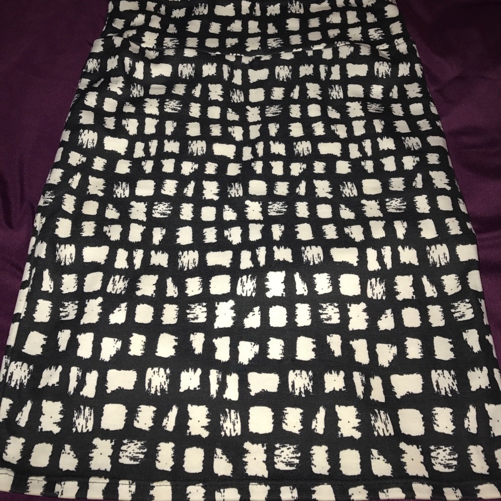 Large Lularoe Cassie skirt