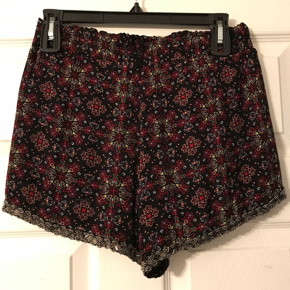 Patterned Shorts - Picture 3 of 4