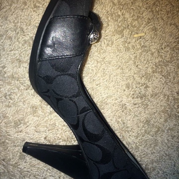 Black Coach heels - Picture 2 of 3