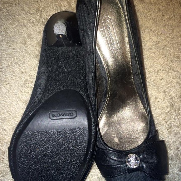 Black Coach heels - Picture 3 of 3