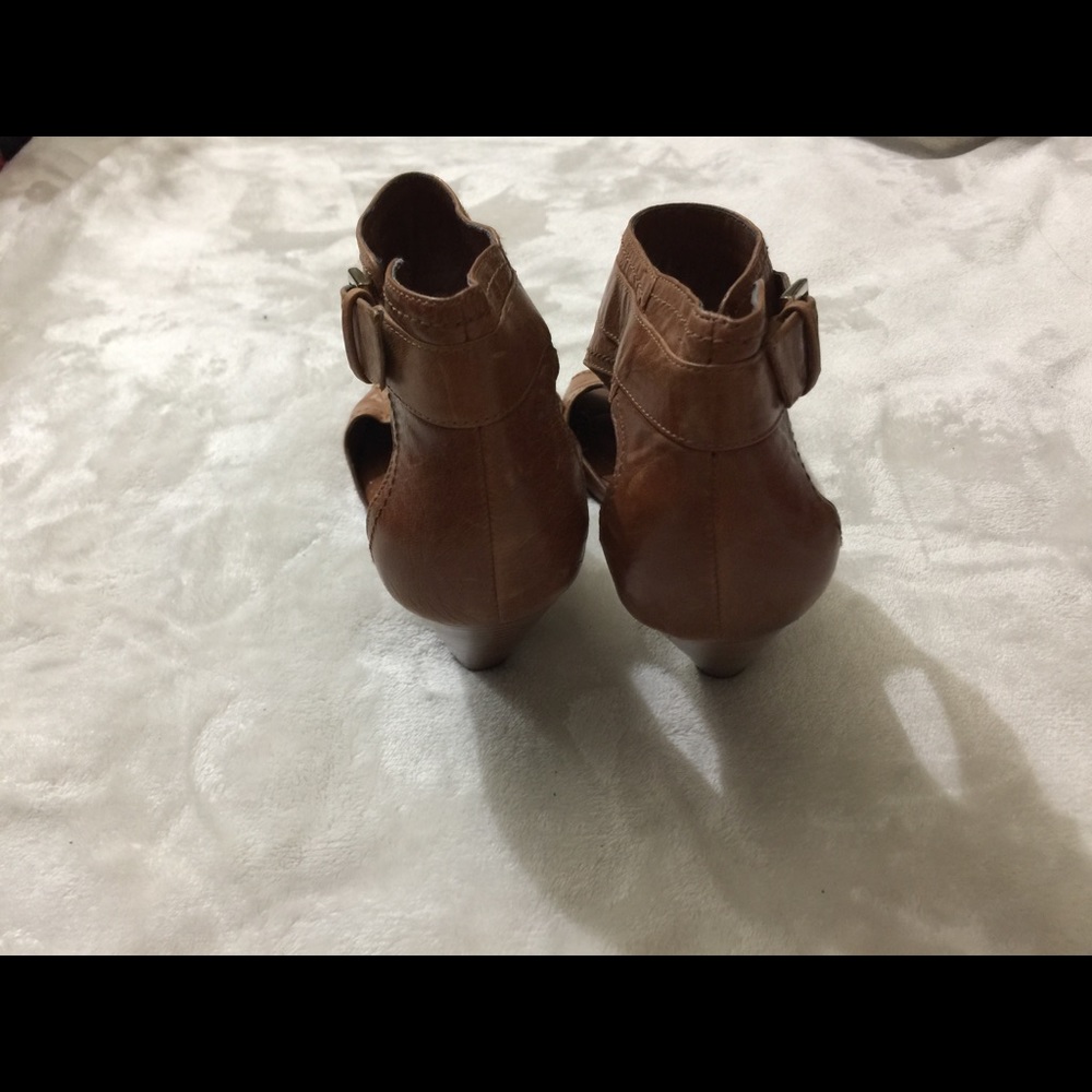 BCBG Generation booties - Picture 3 of 4
