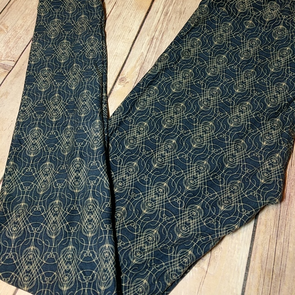 One Size Blue and Cream LLR Leggings