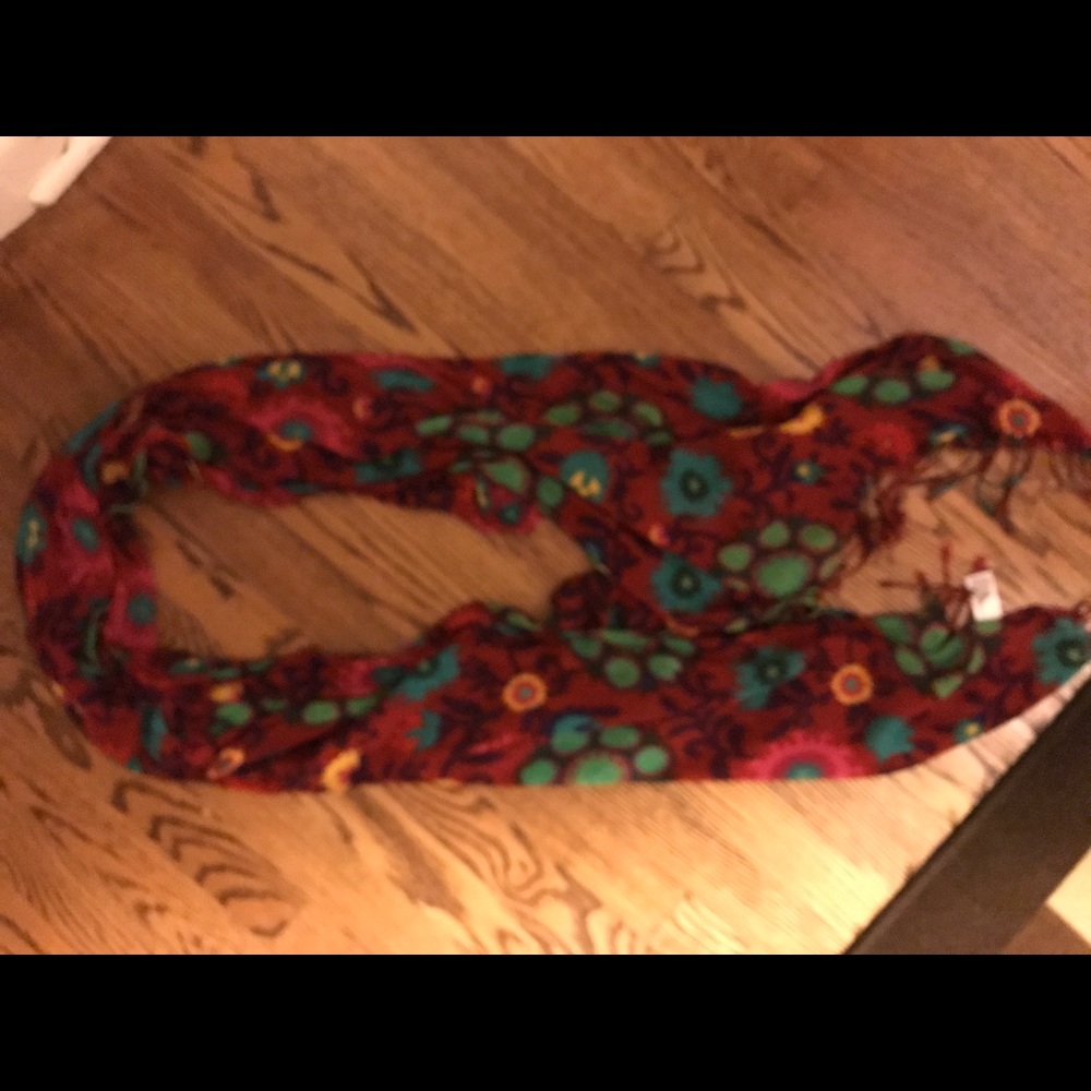 Old navy floral scarf