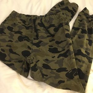 Drawstring camo pants