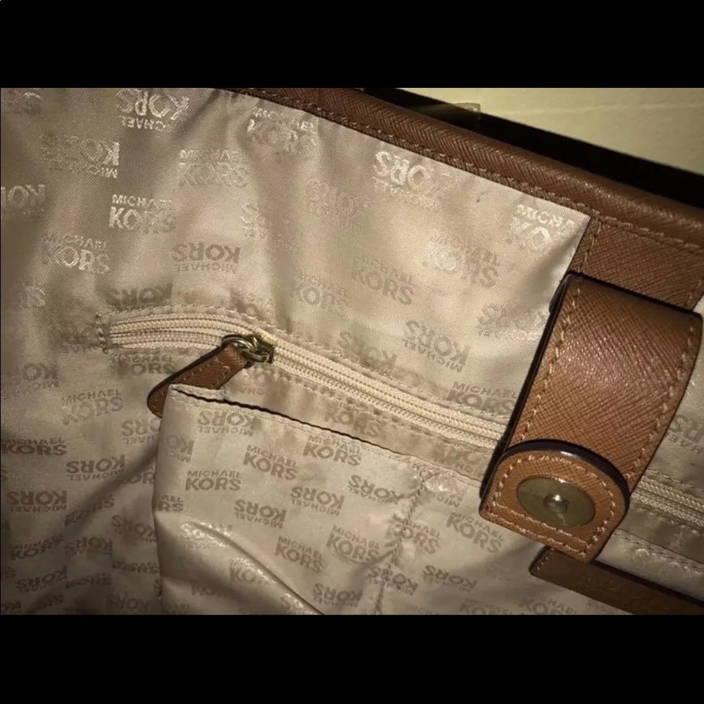Mk Purse - Picture 2 of 2