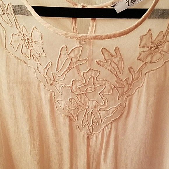 Sheer elegant swing top - Picture 3 of 4