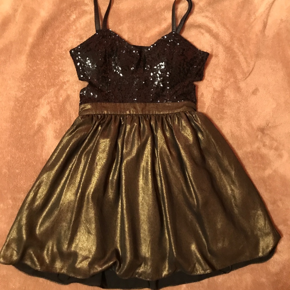 Forever 21 Black and Gold Sequin Dress