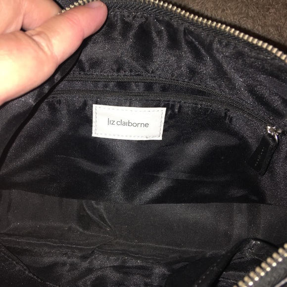 Liz Claiborne black purse - Picture 3 of 4