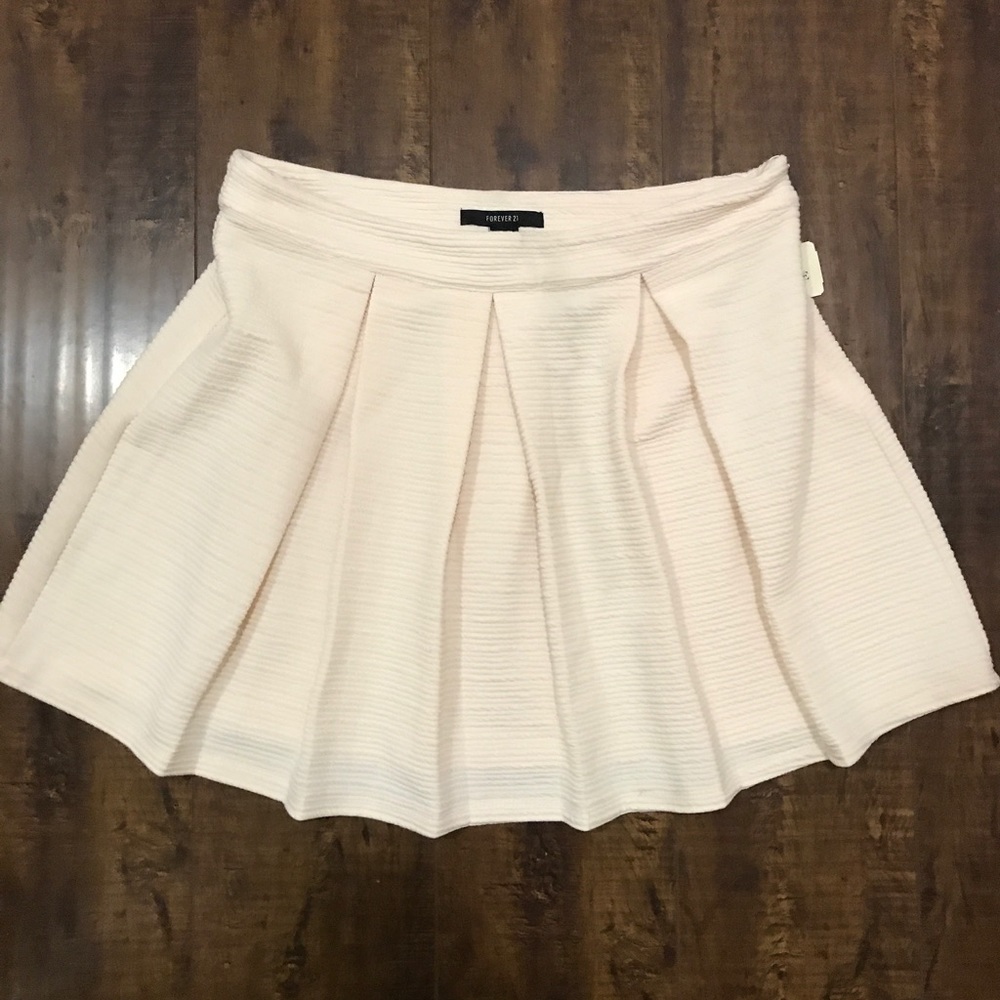 Forever21 Pleated Mini Skirt Cream color in Large