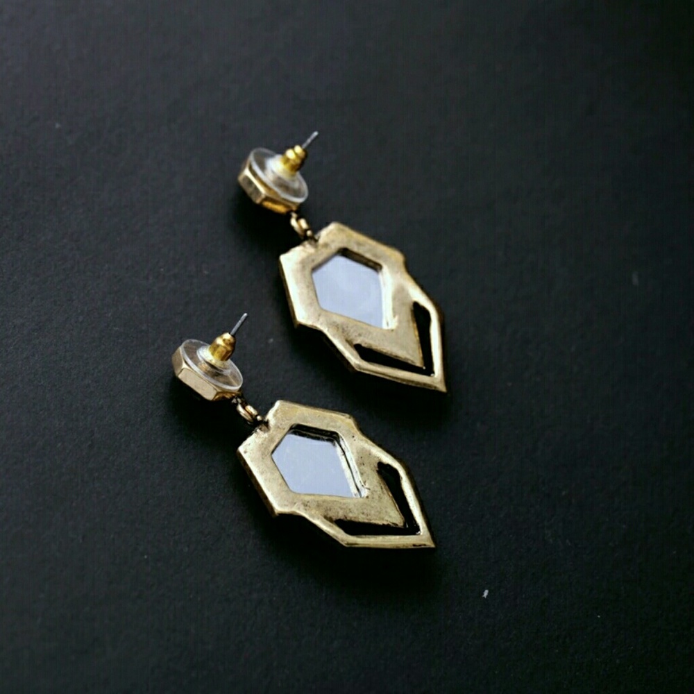 Iridescent luminous geometric earrings - Picture 3 of 4