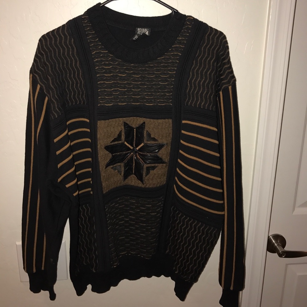 Round neck men's sweater
